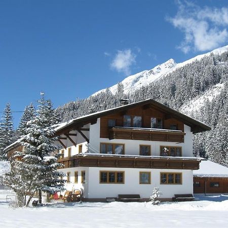 Haus Laerchenhof Villa Holzgau Exterior photo